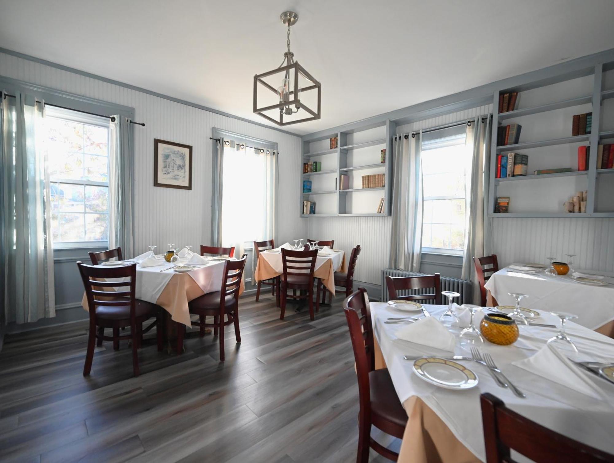 La Perla Restaurant & Country Inn Averill Park ภายนอก รูปภาพ