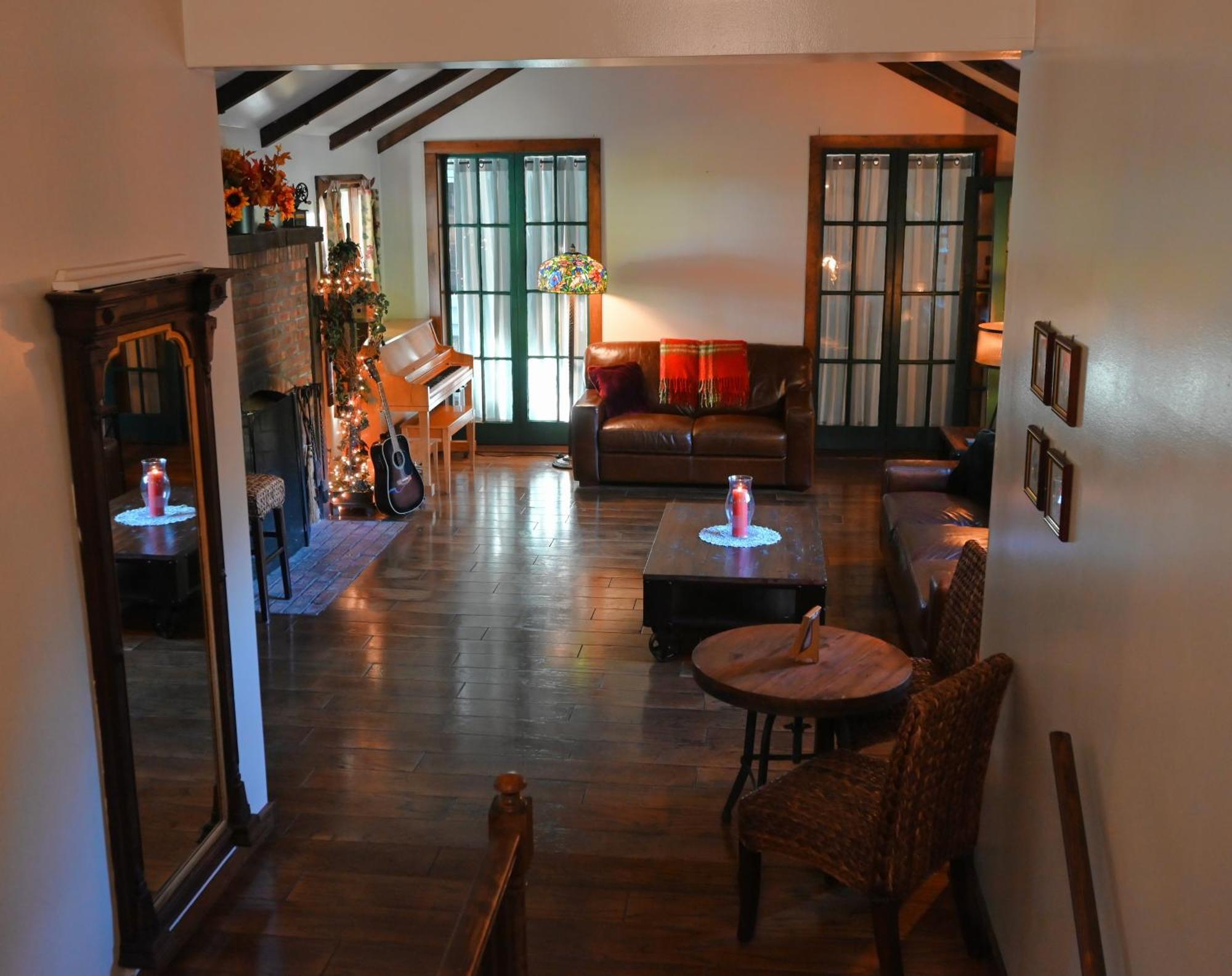 La Perla Restaurant & Country Inn Averill Park ภายนอก รูปภาพ