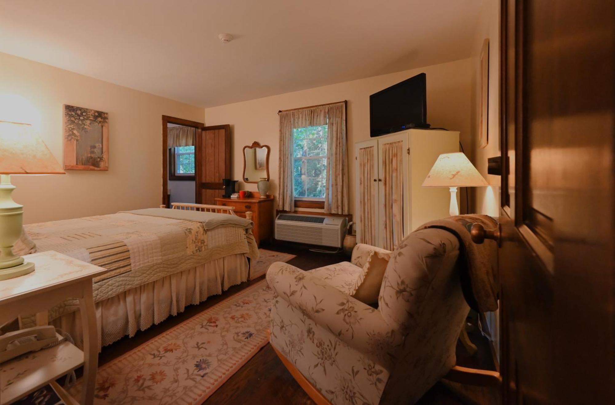 La Perla Restaurant & Country Inn Averill Park ภายนอก รูปภาพ