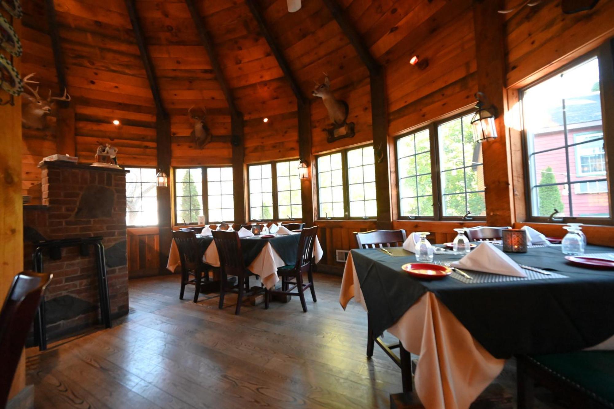 La Perla Restaurant & Country Inn Averill Park ภายนอก รูปภาพ