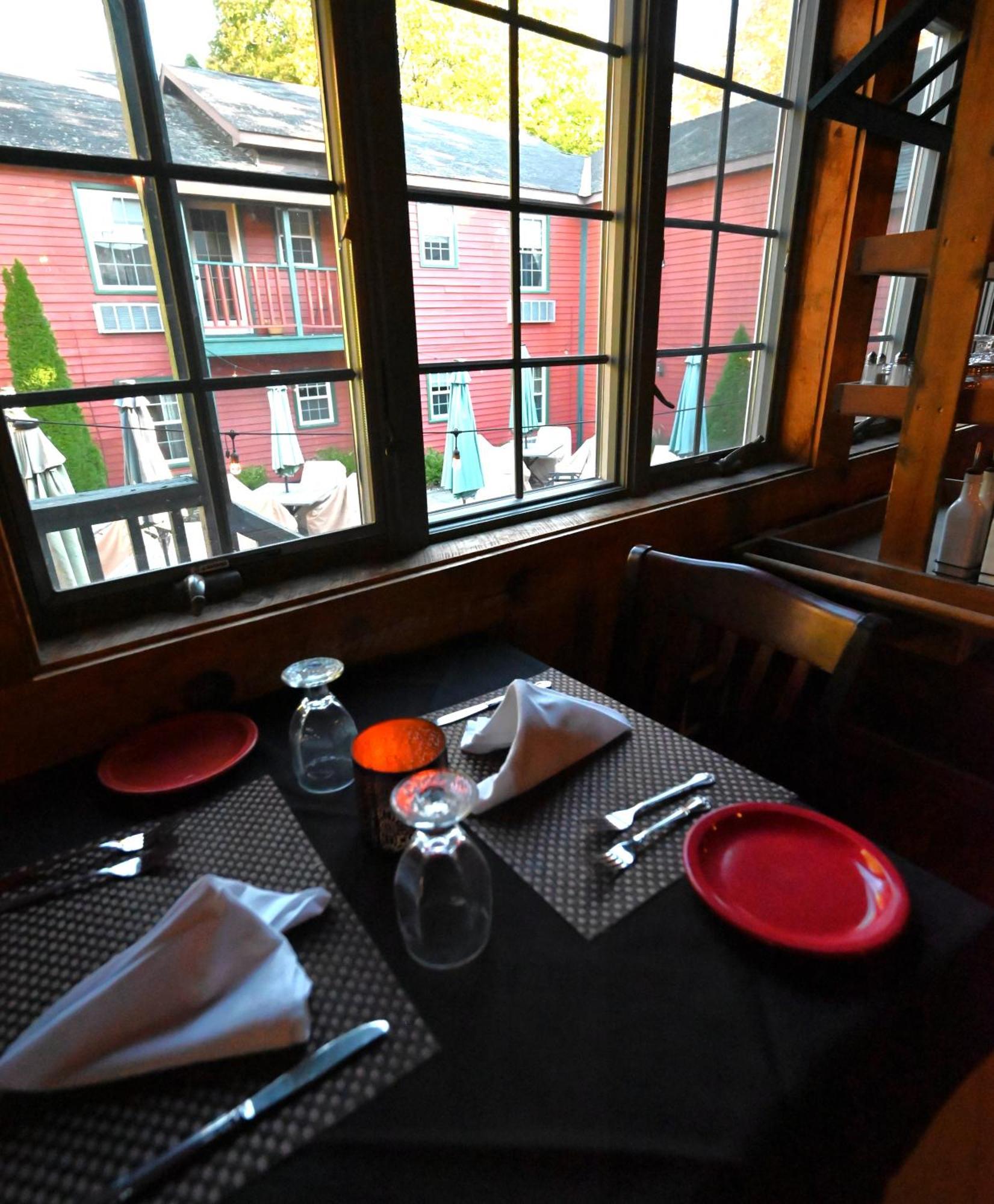 La Perla Restaurant & Country Inn Averill Park ภายนอก รูปภาพ