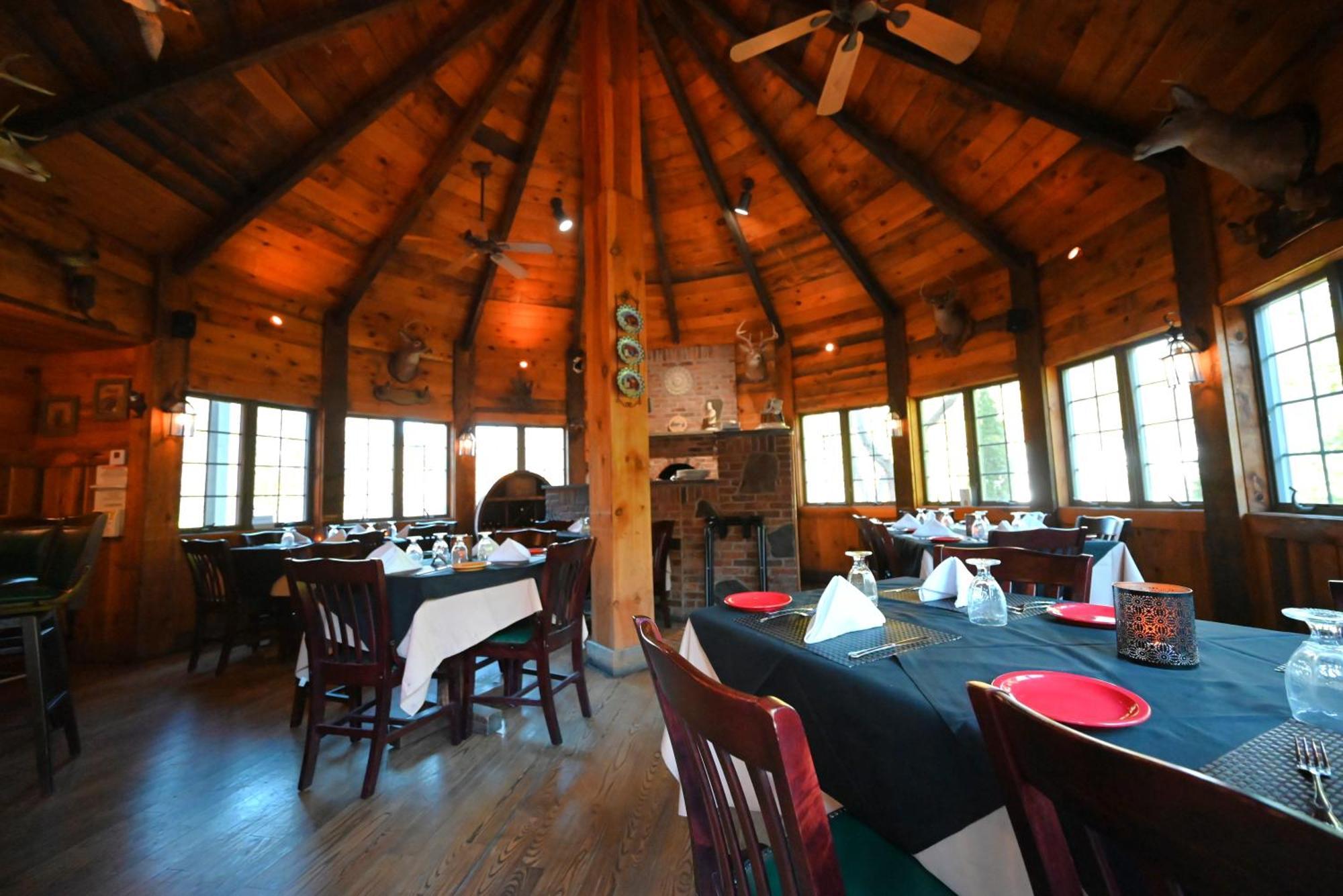 La Perla Restaurant & Country Inn Averill Park ภายนอก รูปภาพ